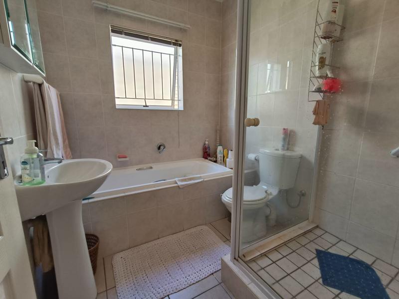 2 Bedroom Property for Sale in Protea Heights Western Cape